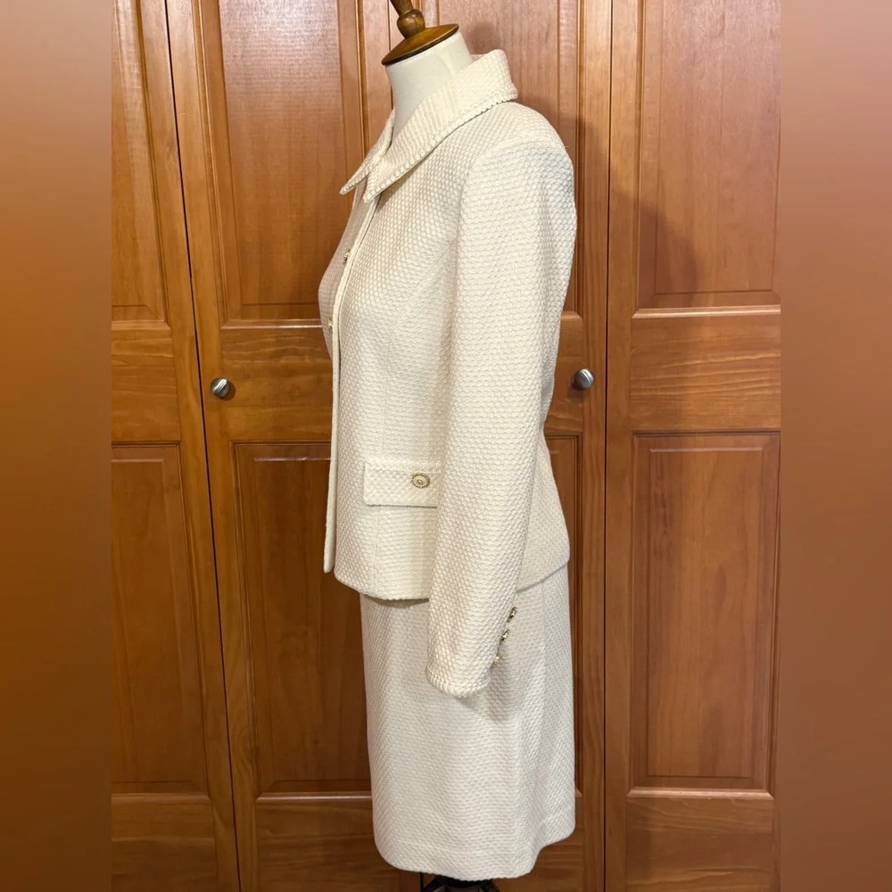 St. John Collection Cream Knit Jacket and Skirt Set - Picture 5 of 16